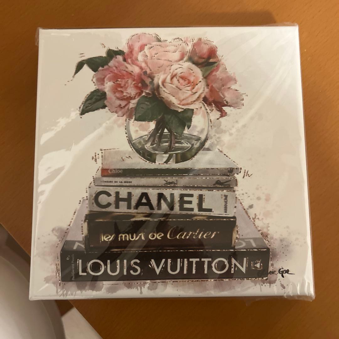 Oliver Gal アート作品 花瓶と本のスタック