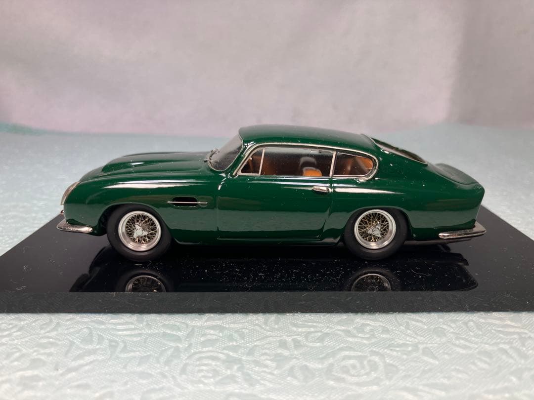 Illustra ホワイトメタル　アストン・マーティン　DB6 グリーン