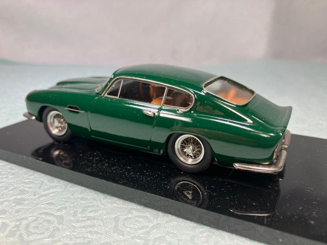 Illustra ホワイトメタル　アストン・マーティン　DB6 グリーン