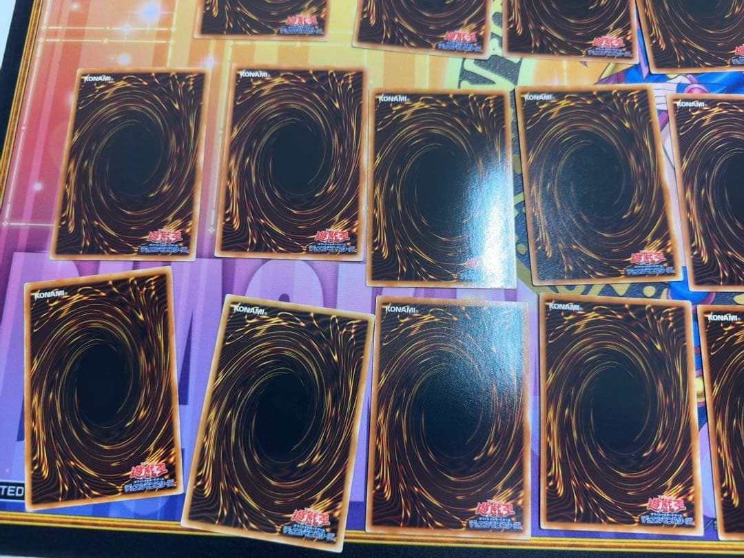 遊戯王　旧レリーフまとめ売り　上段は綺麗め