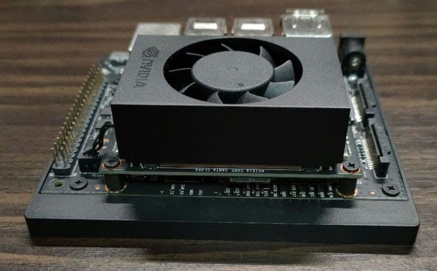 NVIDIA Jetson Xavier NX 開発者キット