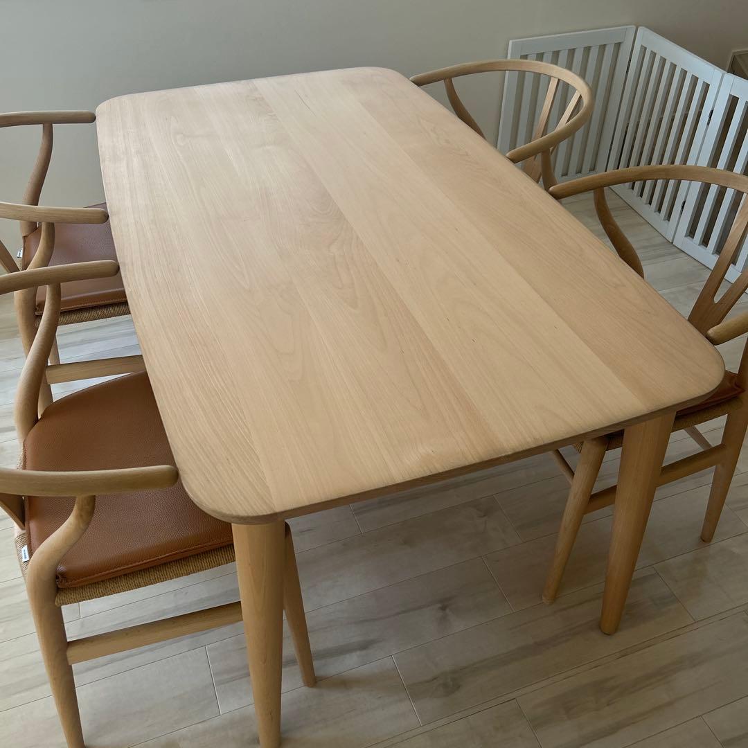 飛騨産業無垢材ダイニングテーブル 4人掛け