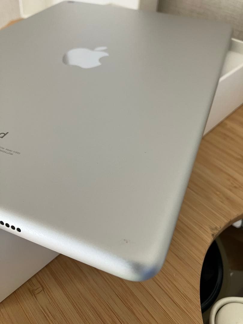 iPad 第6世代 32GB シルバー