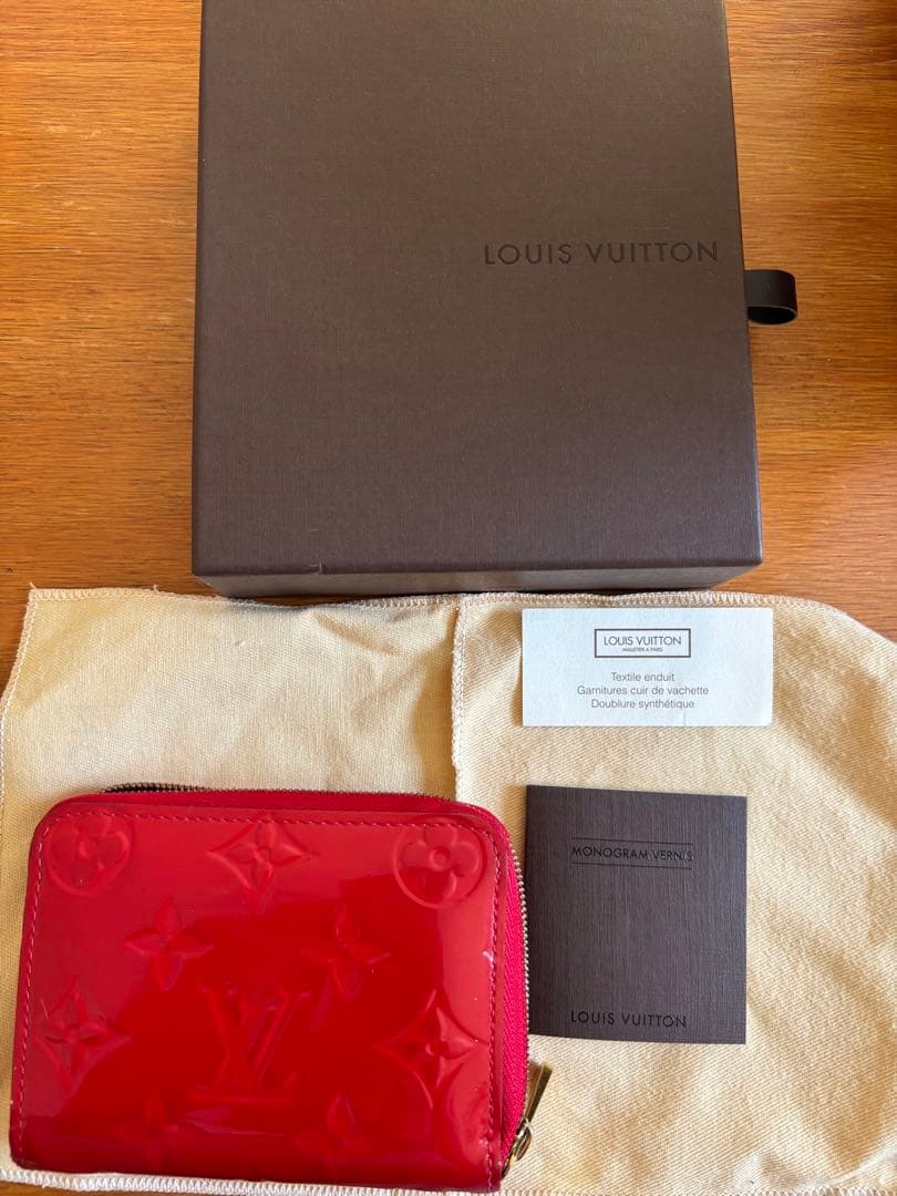 LOUIS VUITTON レッド ケース