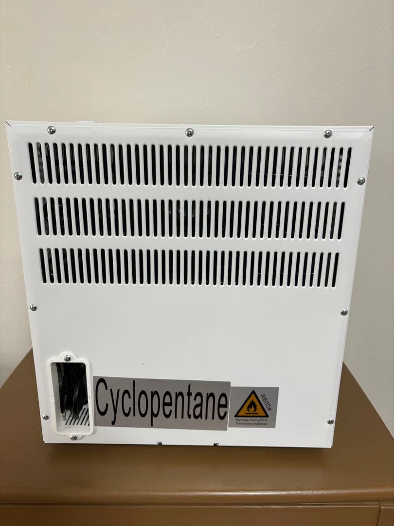 小型冷蔵庫　デバイスタイル 2024年製