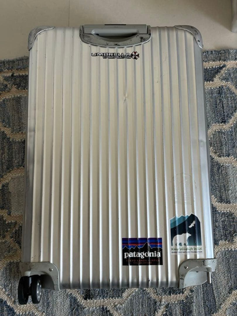 RIMOWA リモワ アルミ 大型 スーツケース シルバー（キャスター1つ欠損）