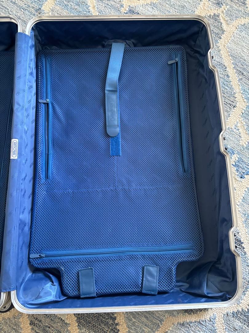 RIMOWA リモワ アルミ 大型 スーツケース シルバー（キャスター1つ欠損）