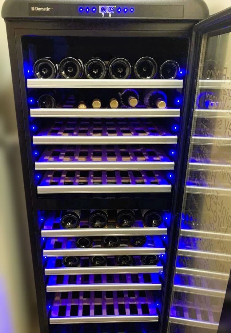 サ*コ様 ドメッティックワインセラーMaCave D100BK (右開き 94本