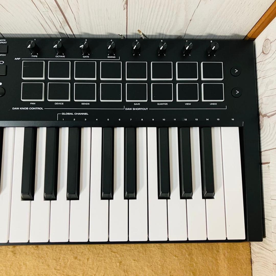 美品 M-AUDIO MIDIキーボード OXYGEN PRO49 ソフトケース