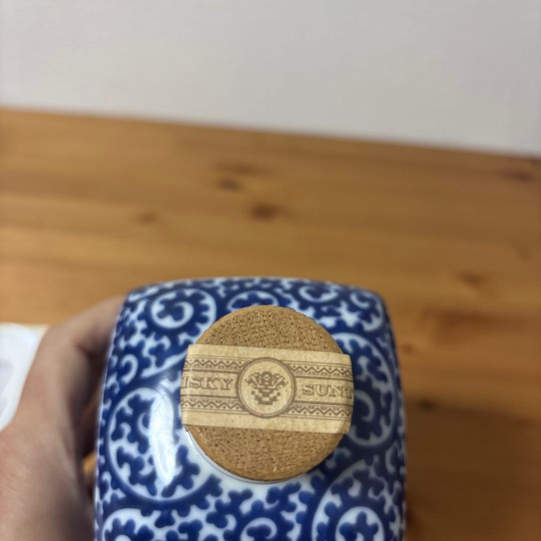 サントリー ウイスキー 山崎12年　染付蛸唐草「福」文角瓶 有田焼 陶器 古酒