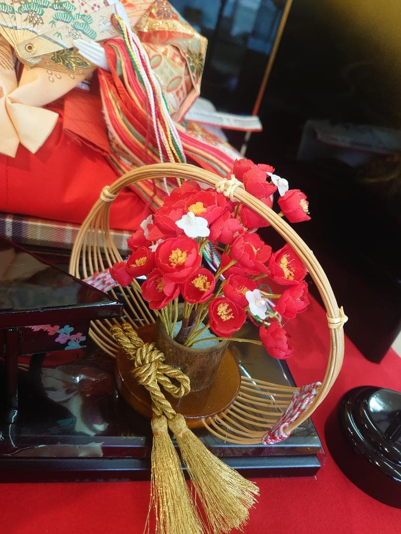 ●新品おひなさま●　金襴衣装飾り　落とし屏風スタイル　フルセット