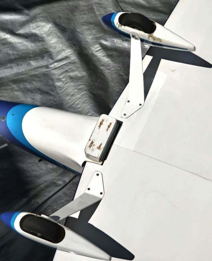 K&S製  Grace 機体のみ、水上機用フロート付 中古