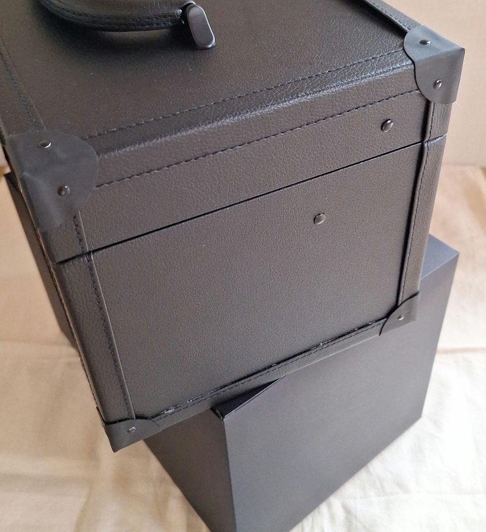 【非売品/新品】M・A・C　マックメイクアップケース・ボックス/限定ポーチ付き