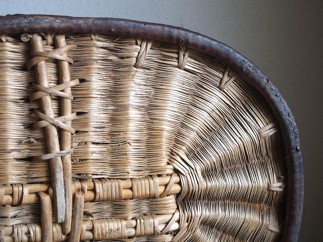 ふた付き 皮ハンドル大きなバスケット 民藝 パニエ かご細工 柳 籐/K351