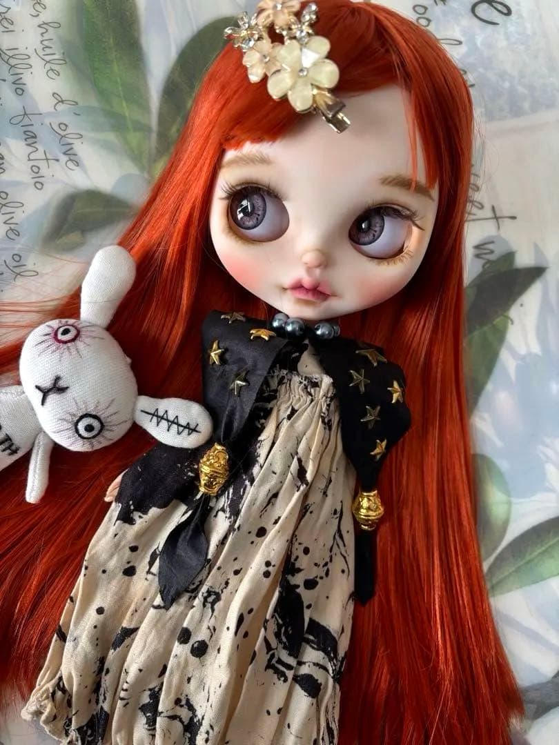 カスタムアイシードール　ネオサイズ　白肌　赤茶サラサラストレート