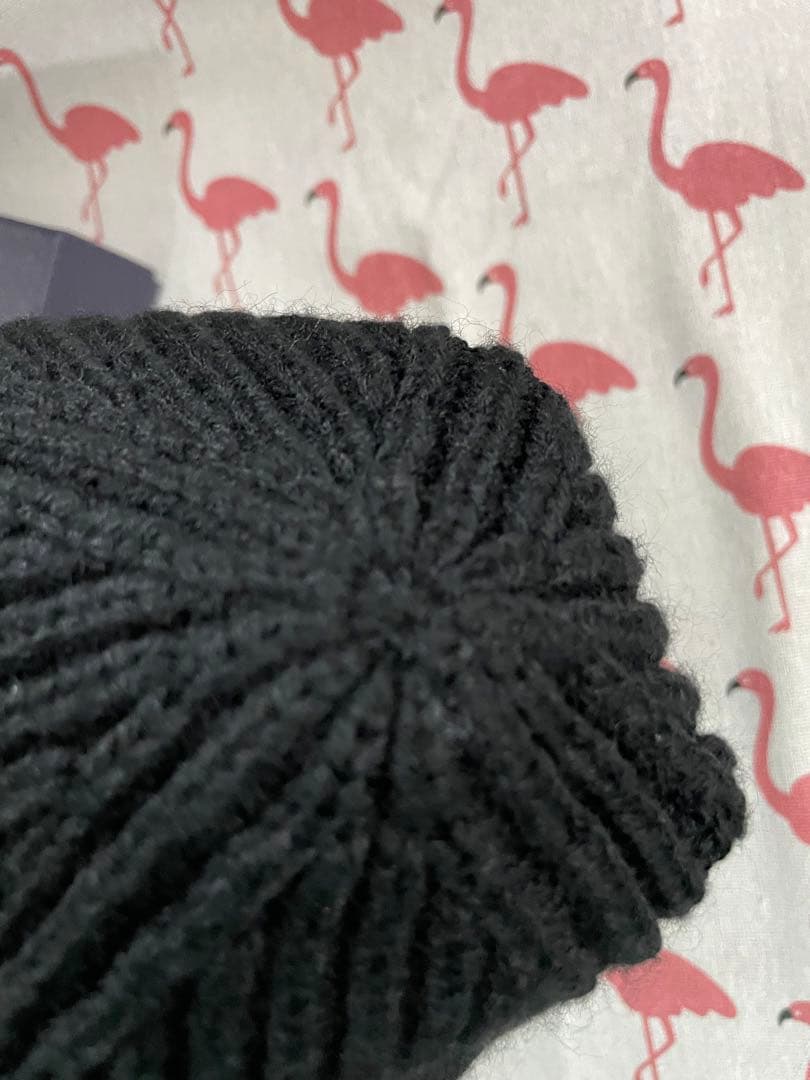 美品プラダ　ブラック　ニット帽 Mサイズ