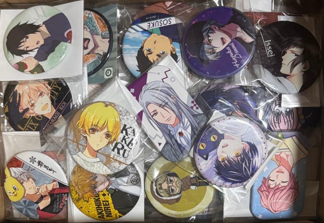 アニメグッズ　ノンジャンル　缶バッジまとめ売り　大量　60サイズ