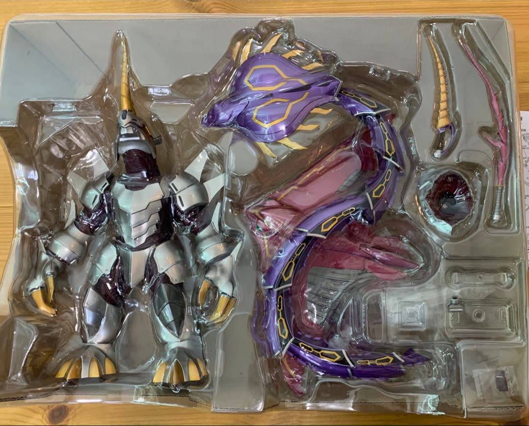 S.H.Figuarts　仮面ライダー龍騎　ジェノサイダー　王蛇　ガイ　ライア