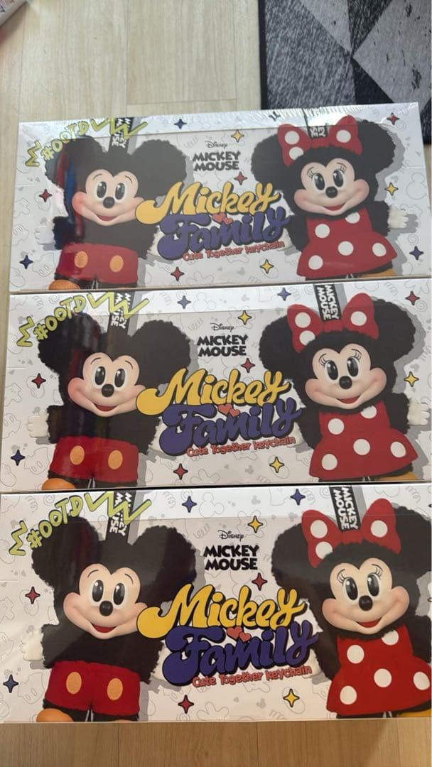 POPMARTディズニーぬいぐるみキーチェーンアソートBOX（８個入）