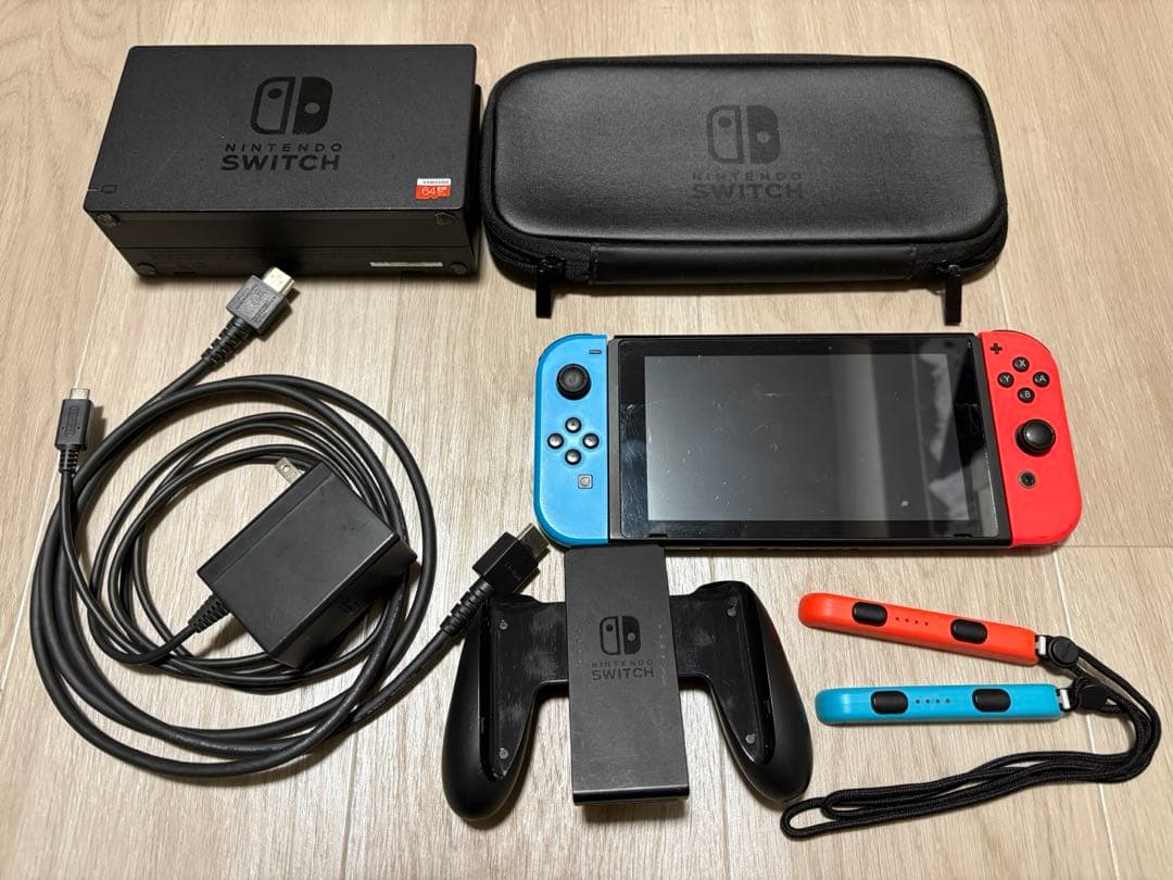 Nintendo Switch 本体 各種備品・64GBメモリ・ケース付