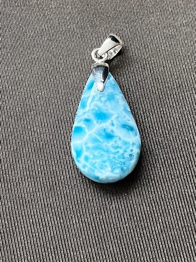 天然石ラリマー☆高品質！しずく型ペンダントトップ☆両面違う模様で素敵！