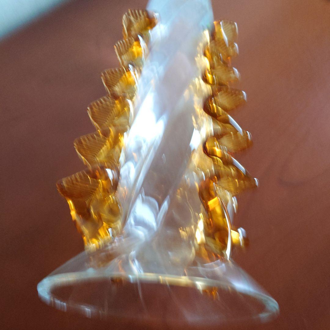 スパイラルデザインのオーダーガラス花瓶