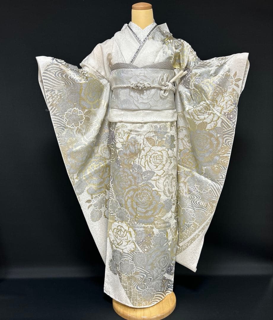 振袖 白地金彩銀彩薔薇　振袖単品未仕立て