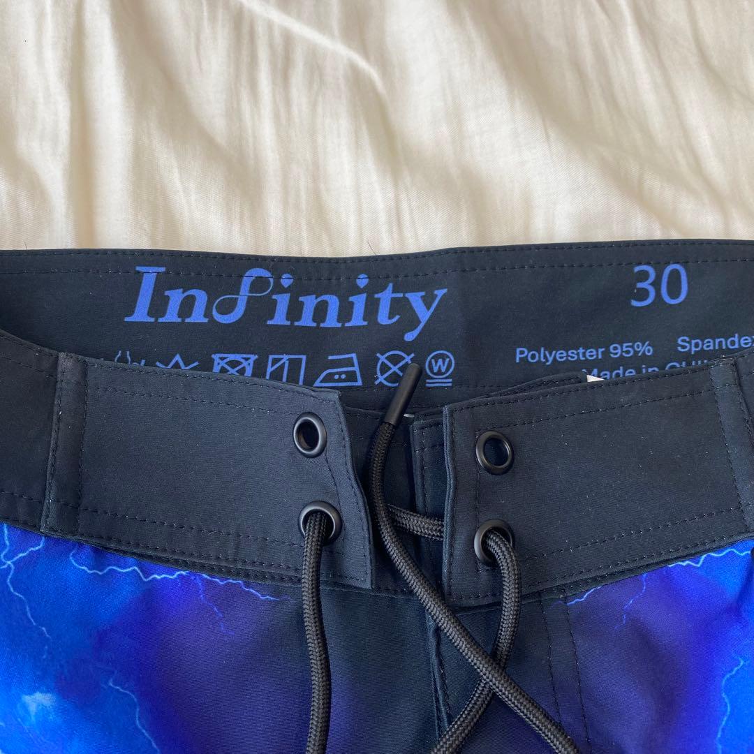 値下げ中【美品】インフィニティ ステージショーツ サーフパンツ 30サイズ