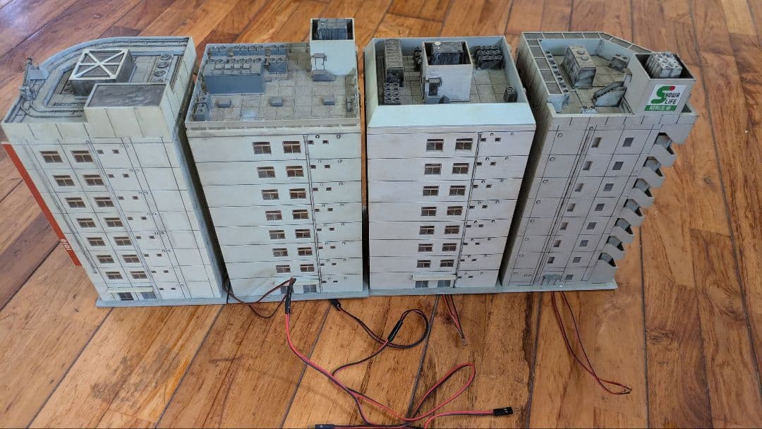 KATOストラクチャー完成品ブランドビル4個セット 各ビルフィギュア付き