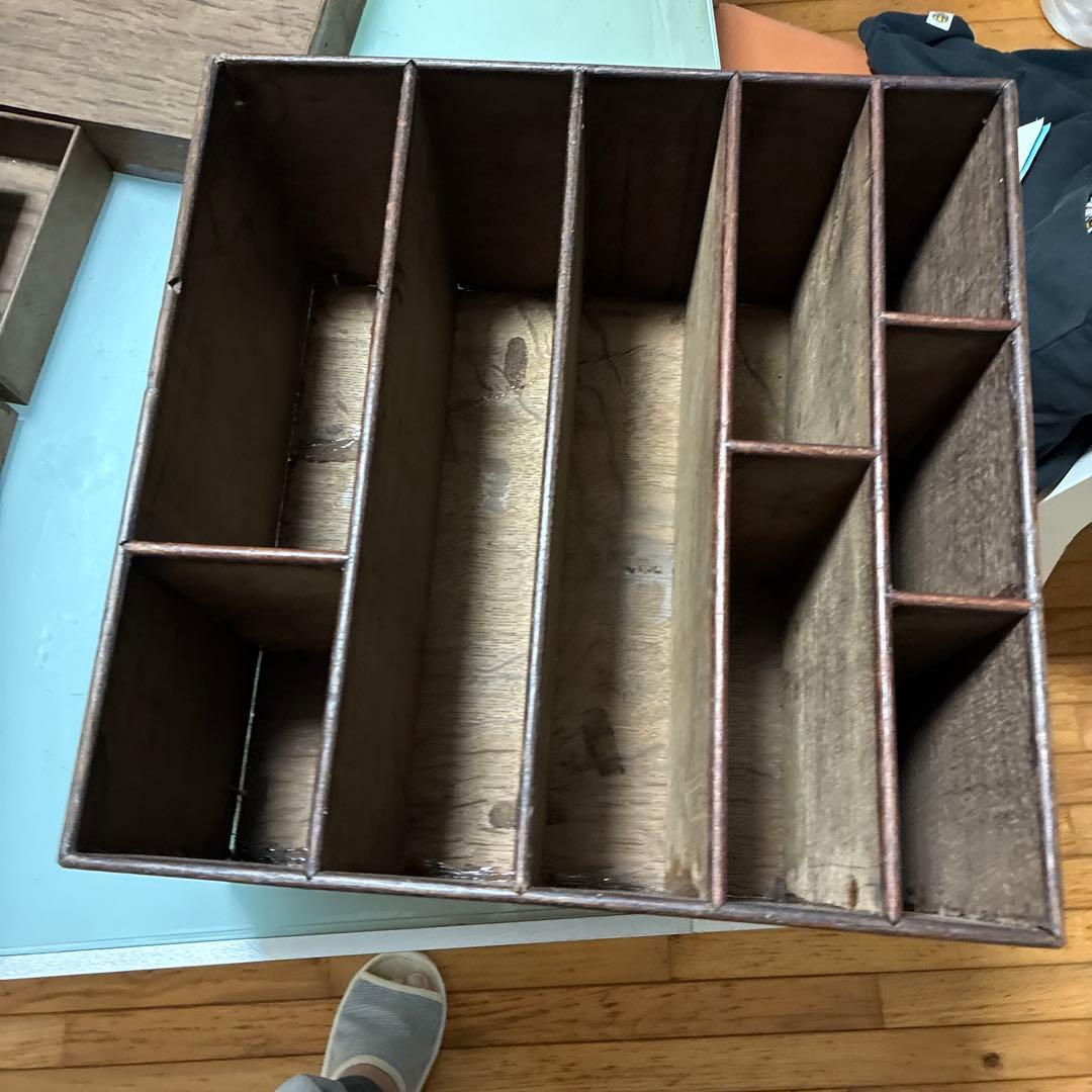 アメリカから木製引き出し式タンス 9個の引き出し付き