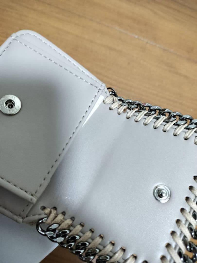 新品未使用！STELLA McCARTNEY ベージュ三つ折り財布