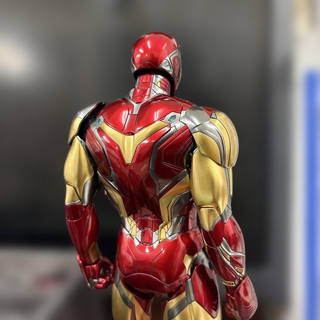 ホットトイズ　アイアンマン　マーク85（素顔はヴァリアントヘッド)