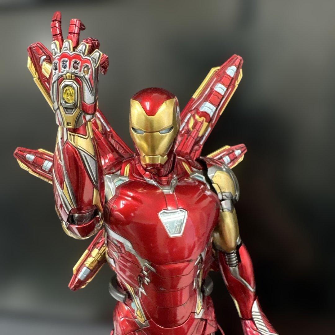 ホットトイズ　アイアンマン　マーク85（素顔はヴァリアントヘッド)