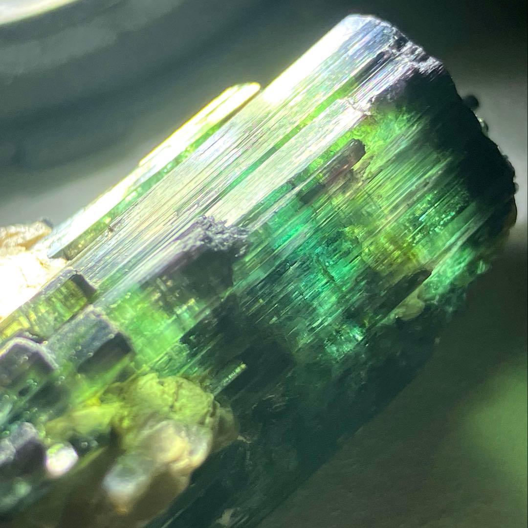 トルマリン エルバイト 電気石 白雲母 共生