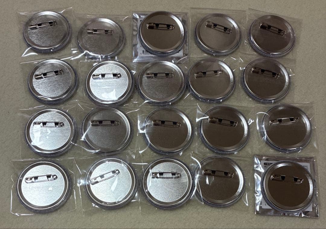 すとぷり るぅと るぅとくん 9周年 缶バッジ 20個セット