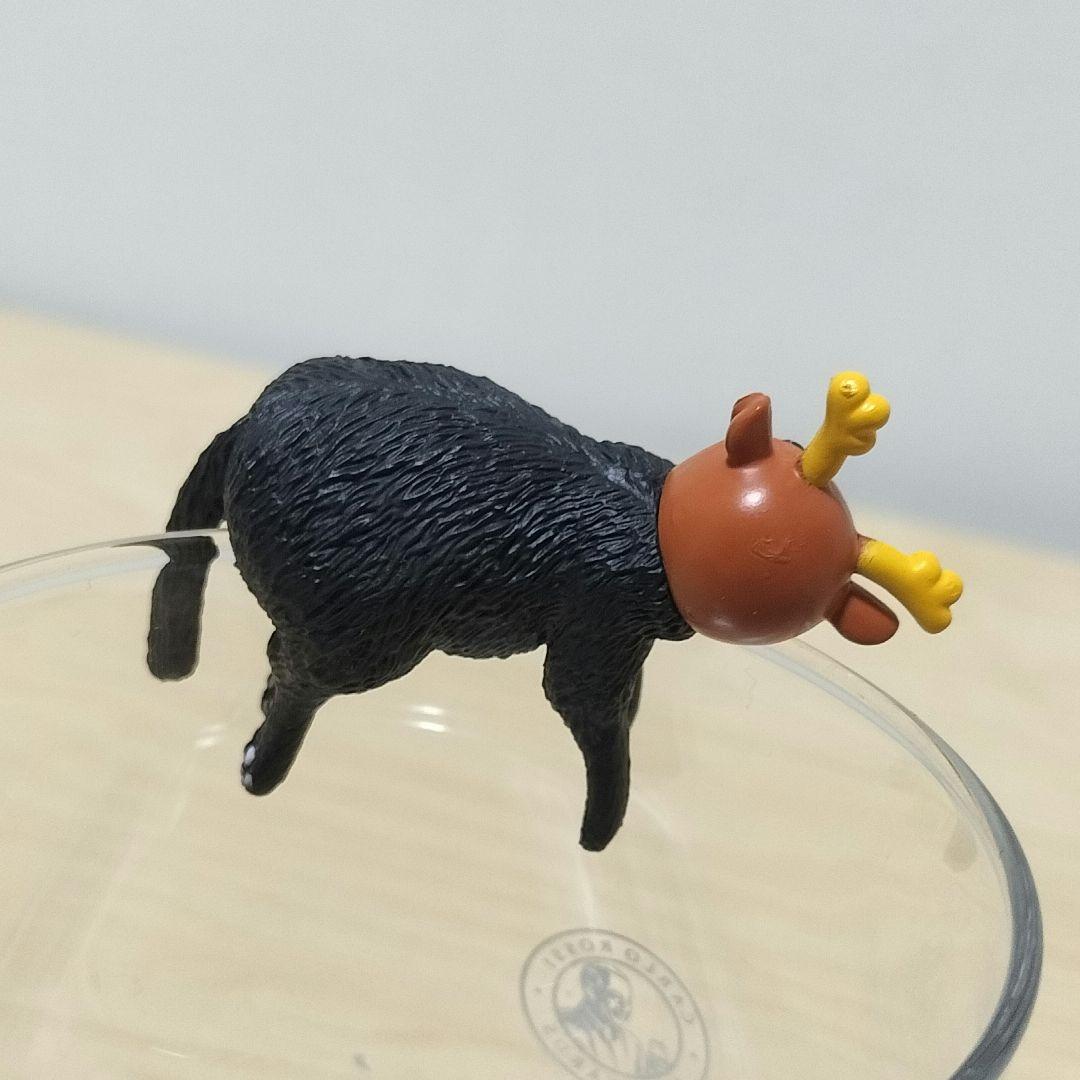 コップの黒猫 2匹   サンタ、トナカイver.