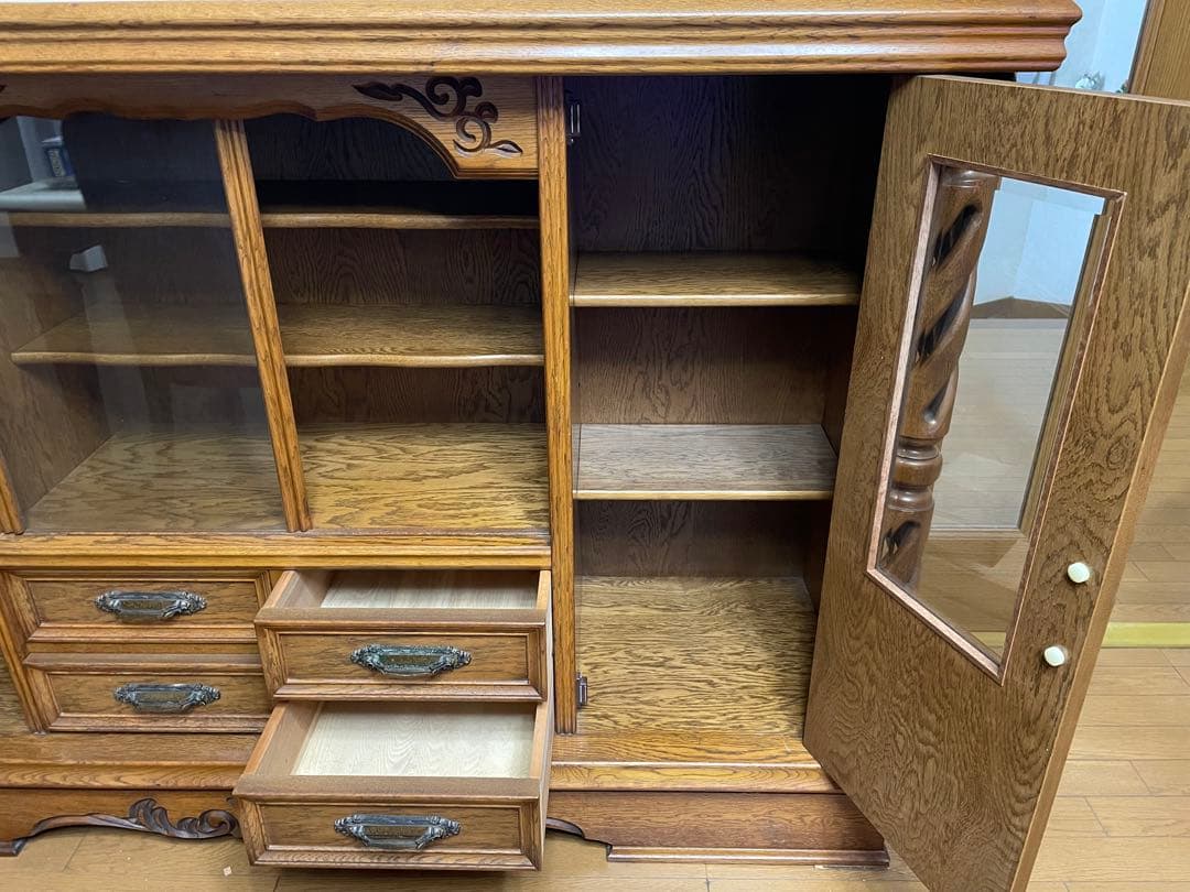 引き渡し限定　クラシック木製キャビネット サイドボード家具　アンティーク家具