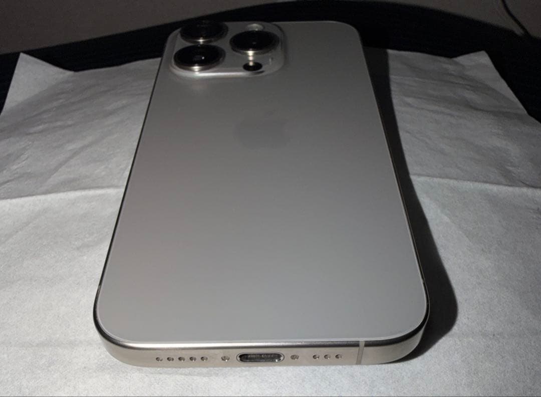 Apple iPhone 15Pro 256GB ナチュラルチタニウム