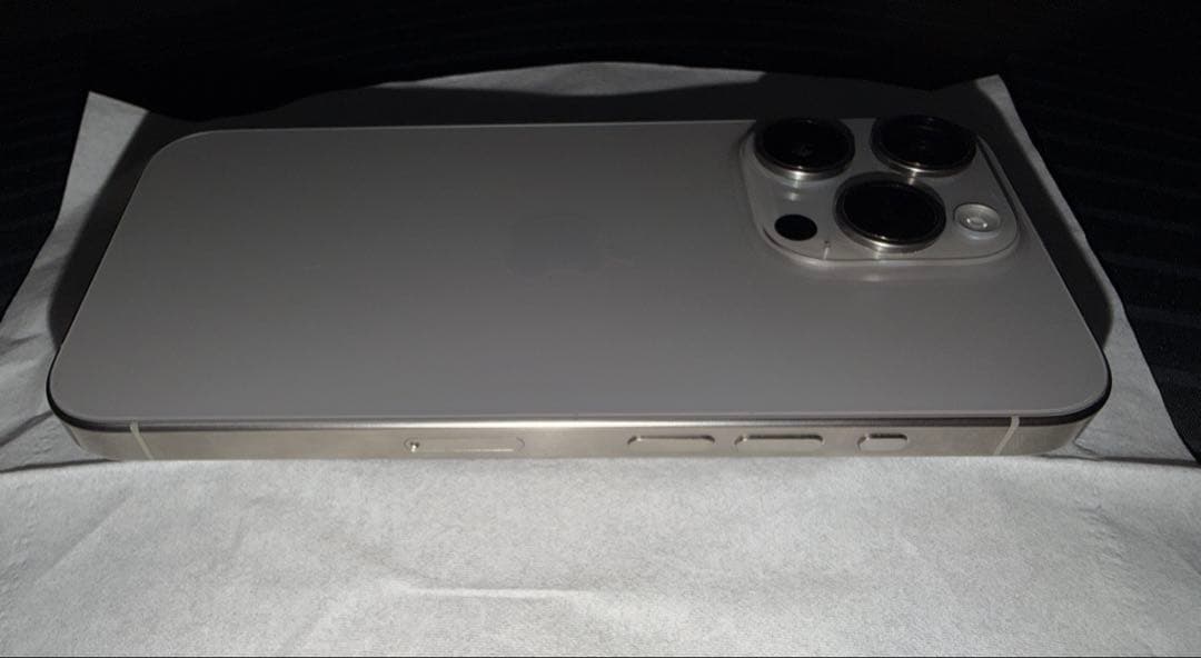 Apple iPhone 15Pro 256GB ナチュラルチタニウム