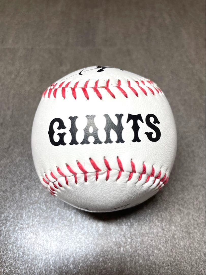 巨人　ジャイアンツ　岡本和真　直筆サインボール