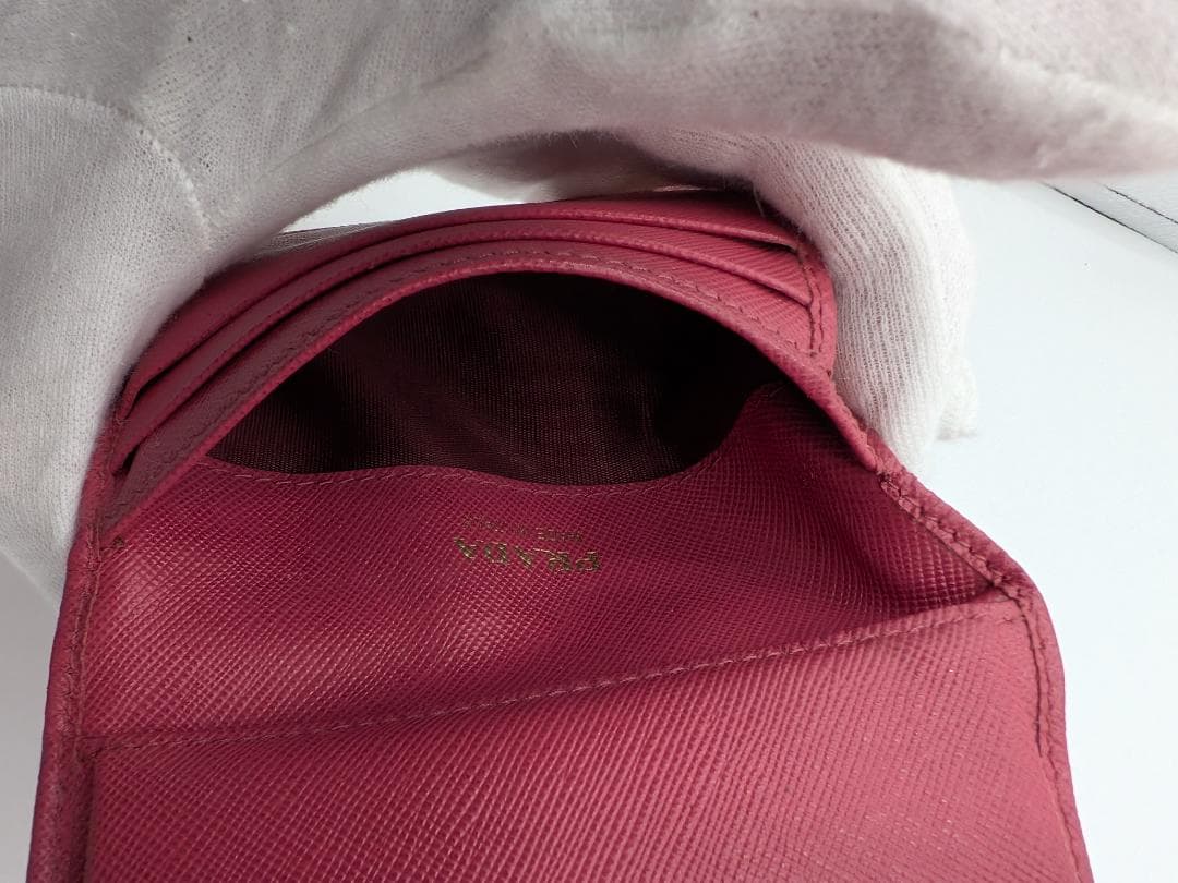 良品✨ プラダ ３つ折り財布 サフィアーノ レザー ピンク 0PG