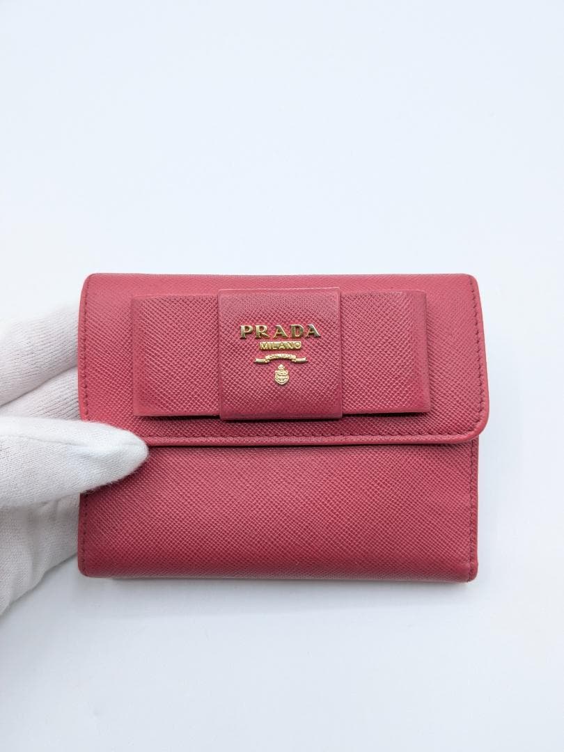 良品✨ プラダ ３つ折り財布 サフィアーノ レザー ピンク 0PG
