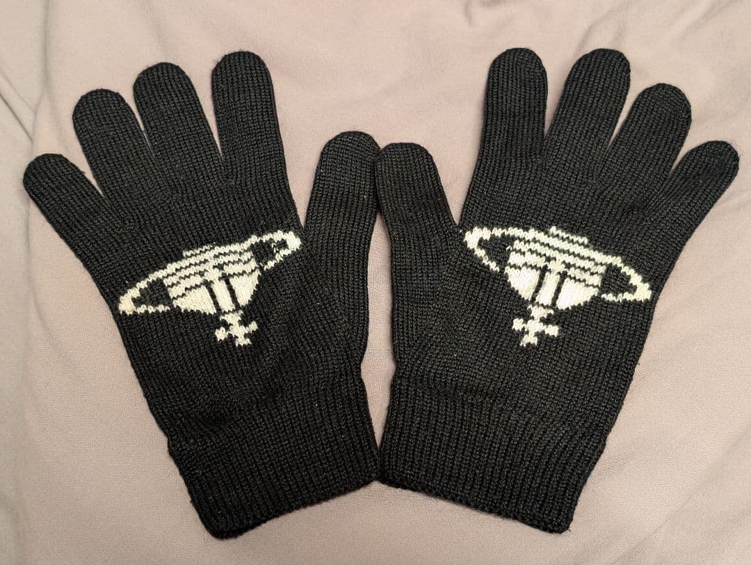 【ゆゆ】Vivienne Westwood ニットグローブ ブラック