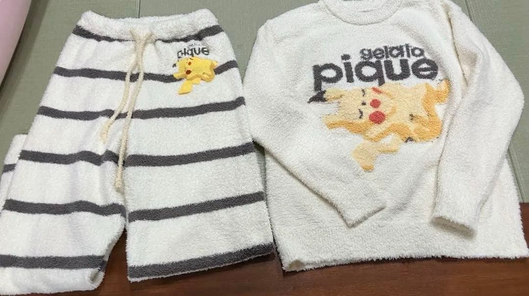 ハナちゃん 様 ジェラピケ ピカチュウ ジャガード プルオーバーロングパンツ