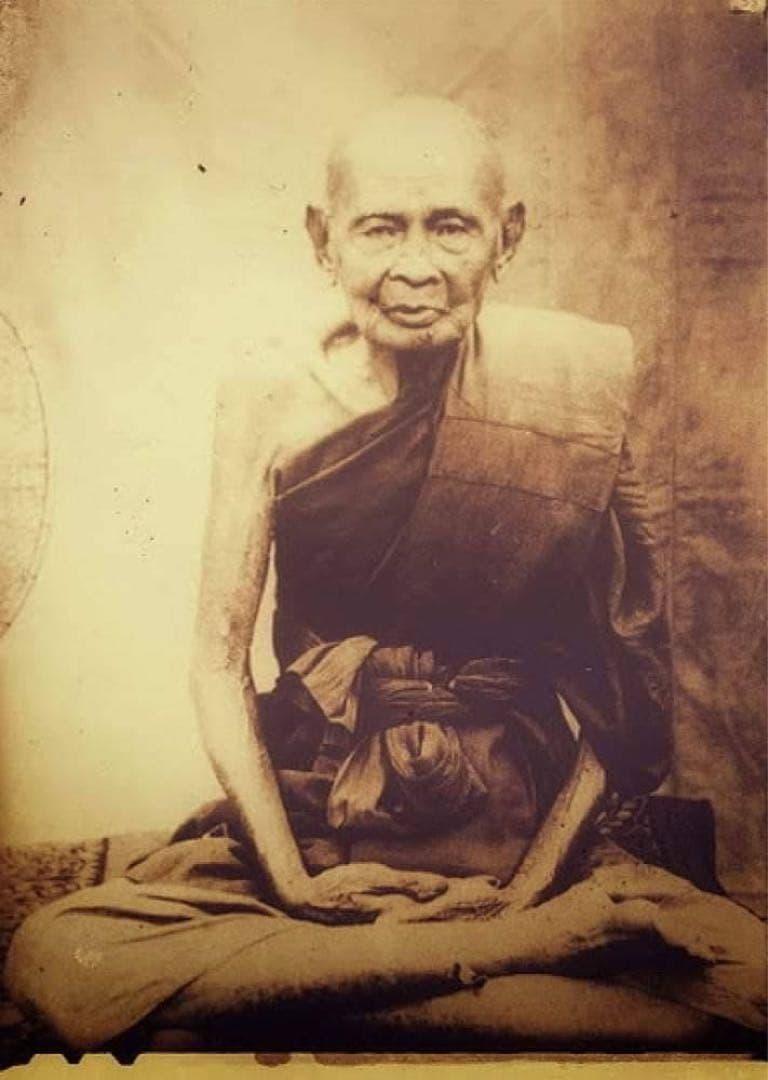 【鑑定書付】奇跡の聖布　超大僧の集結 ルアンプーイアム師の伝説布　プラクルアン