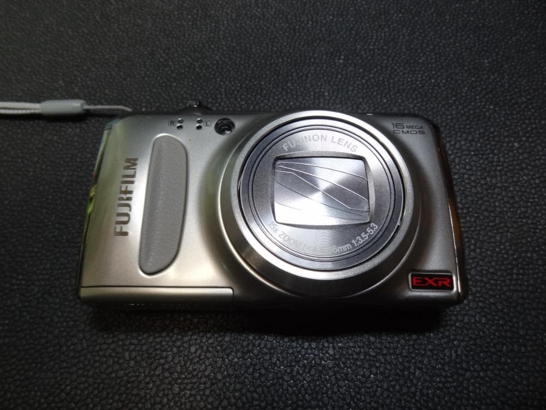 FINEPIX F550EXR シャンパンゴールド 外観極上