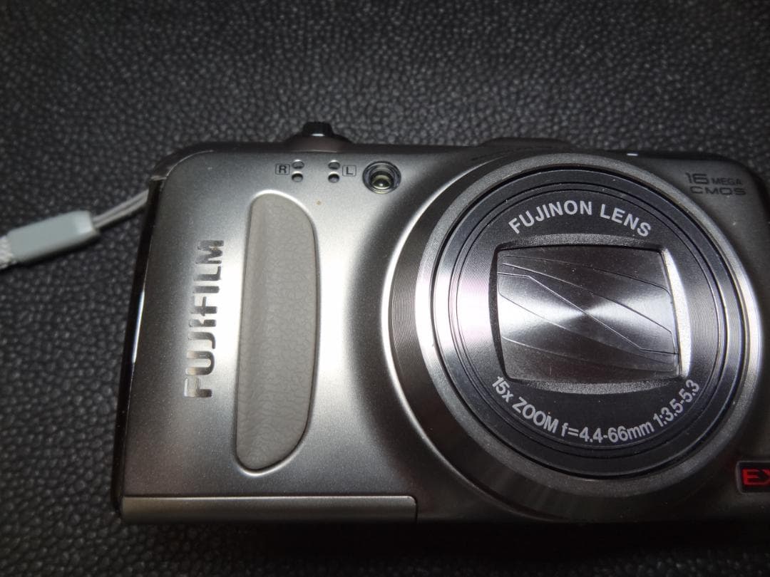 FINEPIX F550EXR シャンパンゴールド 外観極上