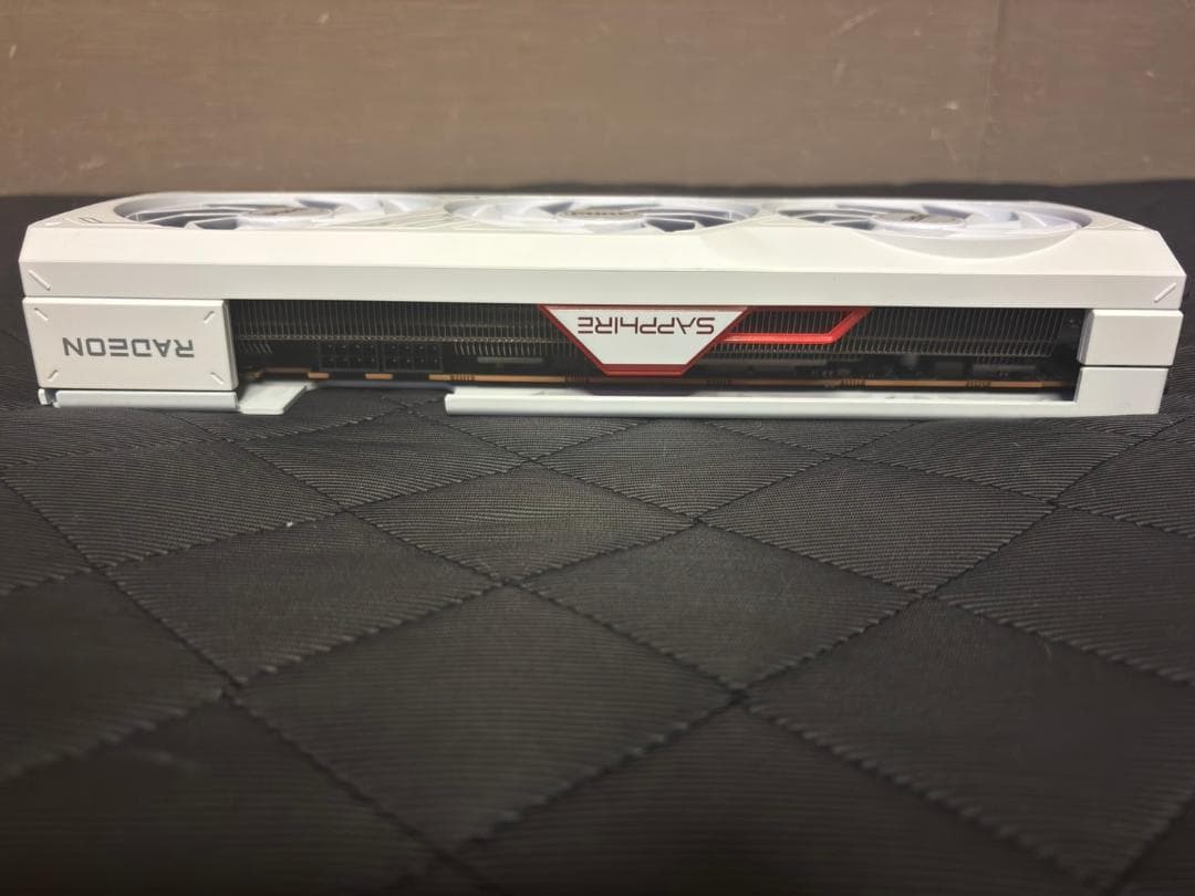 グラフィックボード・グラボ・ビデオカード SAPPHIRE PURE Radeon RX 7800 XT 16GB