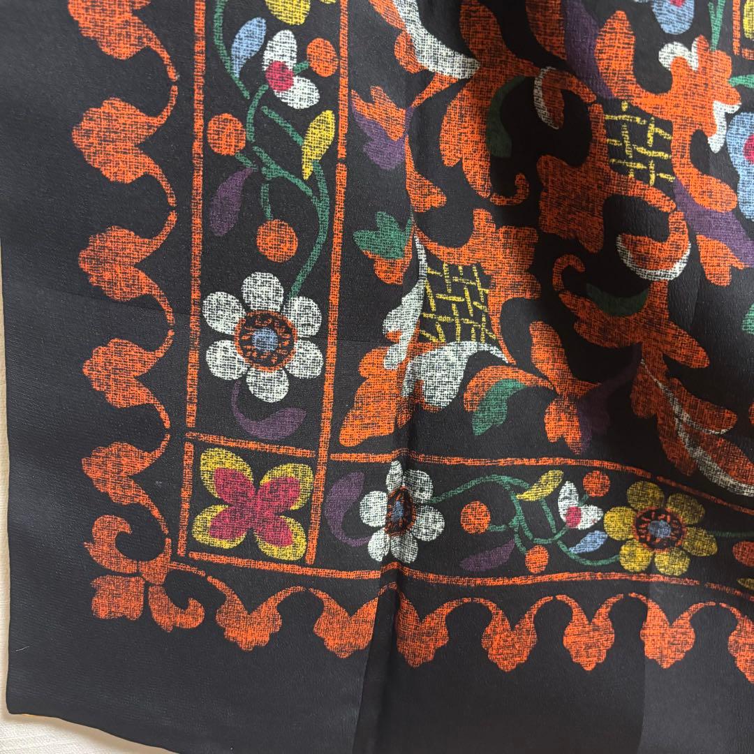 【振袖】 個性的な花模様 市松紋様 着物 袷 小振袖 身丈約159cm