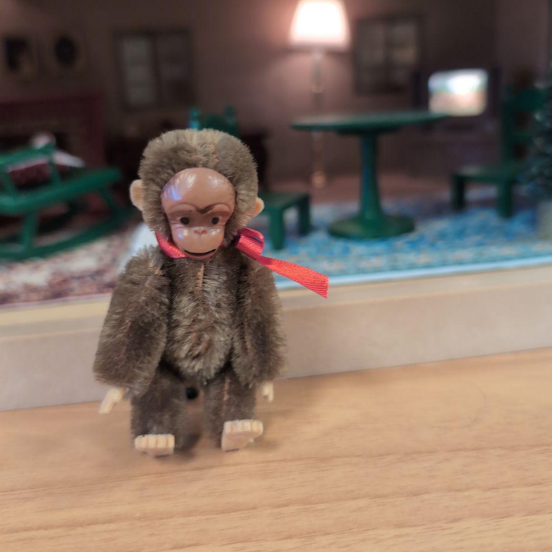 ドイツ　シュコー　舌を出すお猿さん